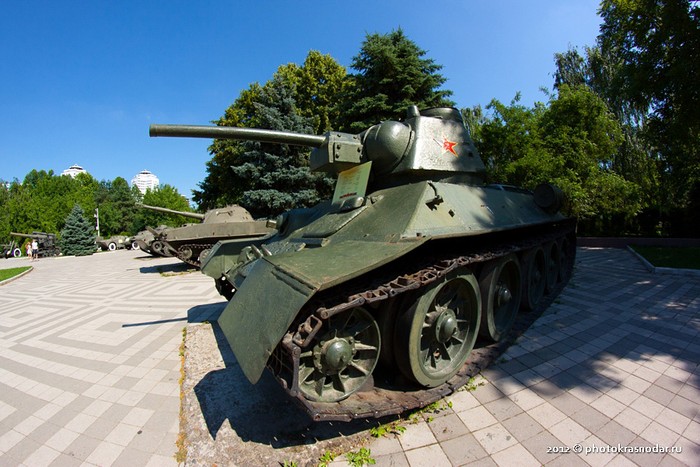 Vũ khí lịch sử được trưng bày Tại Bảo tàng Kỹ thuật quân sự Nga ở Krasnodar.